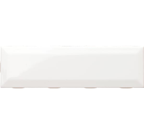 Gloss white kitchen cabinet door, rectangular shape.