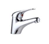 Chrome kitchen tap with single lever handle.
